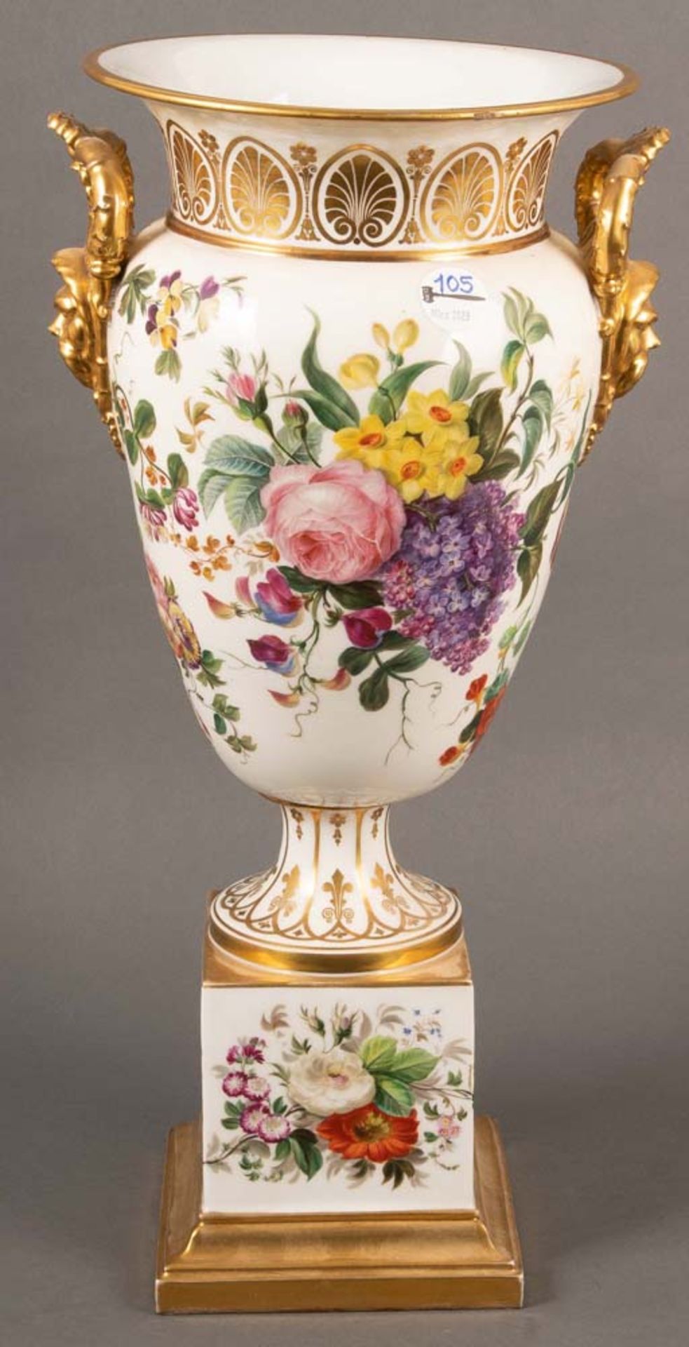 Prunkvase. Paris, Jacob Petit 19. Jh. Porzellan, bunt floral bemalt, mit Goldrand, H=58 cm. **