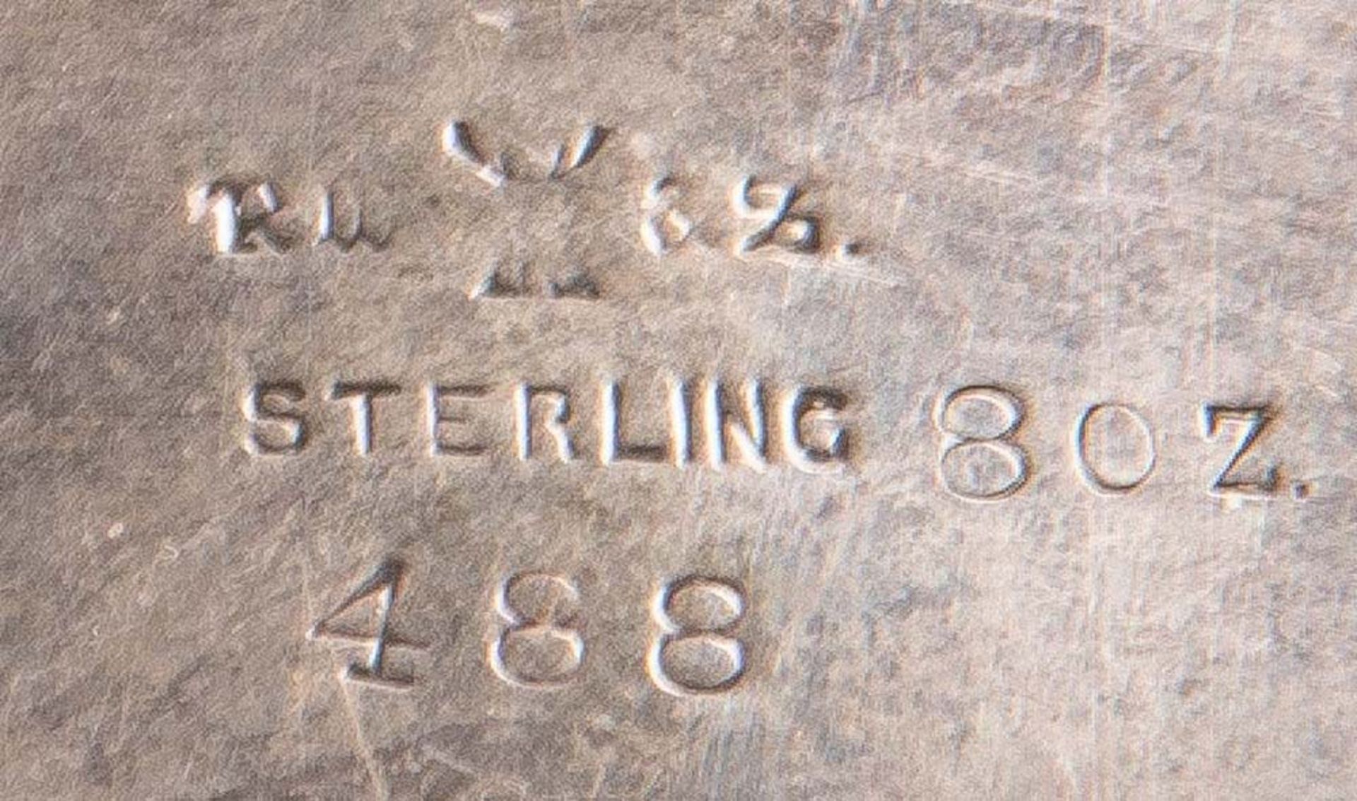 Paar Leuchter. Wohl England 20. Jh. 925er Silber, am Boden beschwert und gepunzt, H=je 27 cm. - Bild 2 aus 2