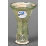 Vase. Wohl griechisch 2./3. Jh. n. Chr. Glas, H=14,2 cm. (best.)