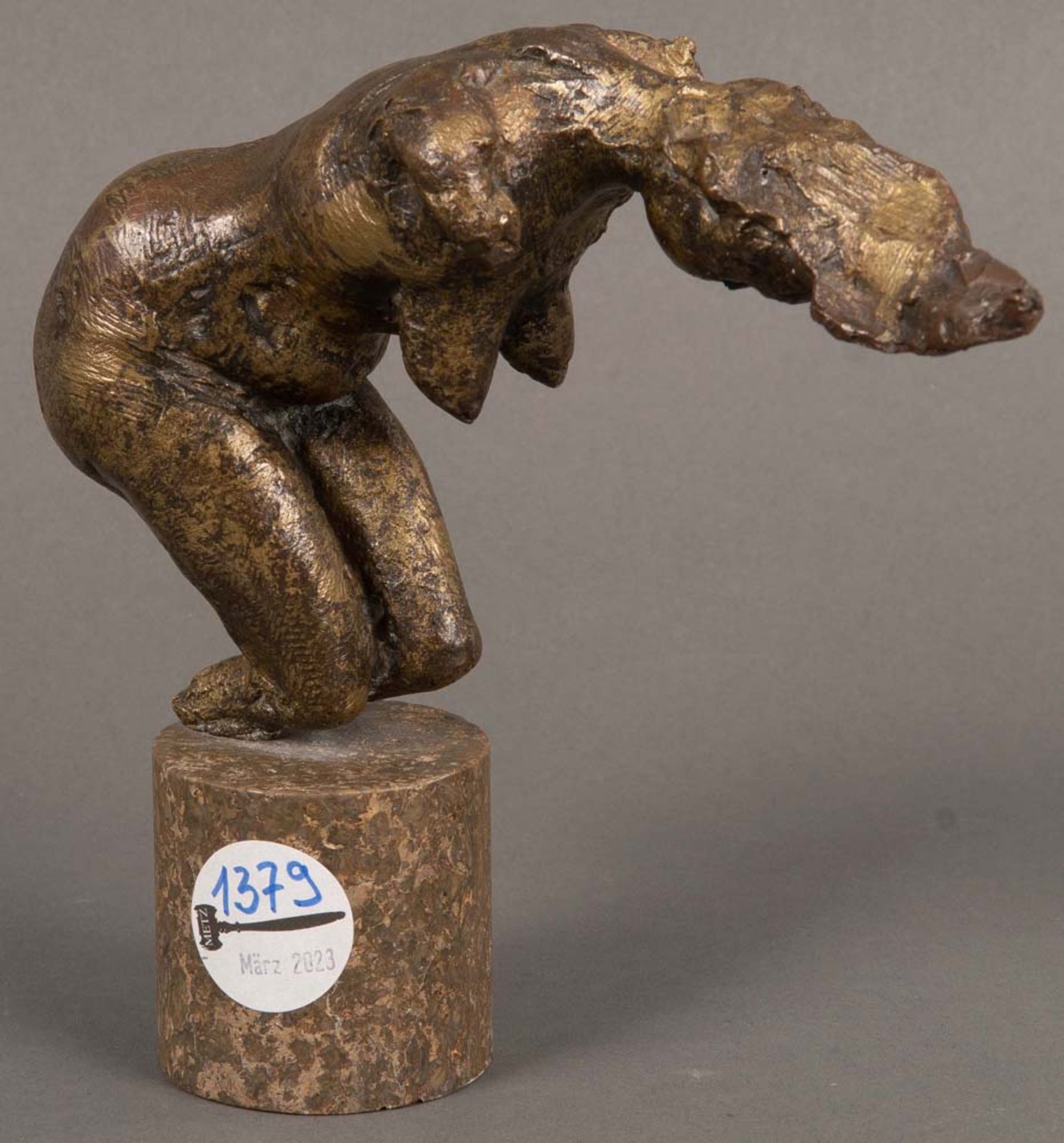 Karl Bobek (1925-1992) attrib. Abstrakter Frauenakt. Bronze, auf Marmorsockel, H=18,5 cm. >> Los Nr.