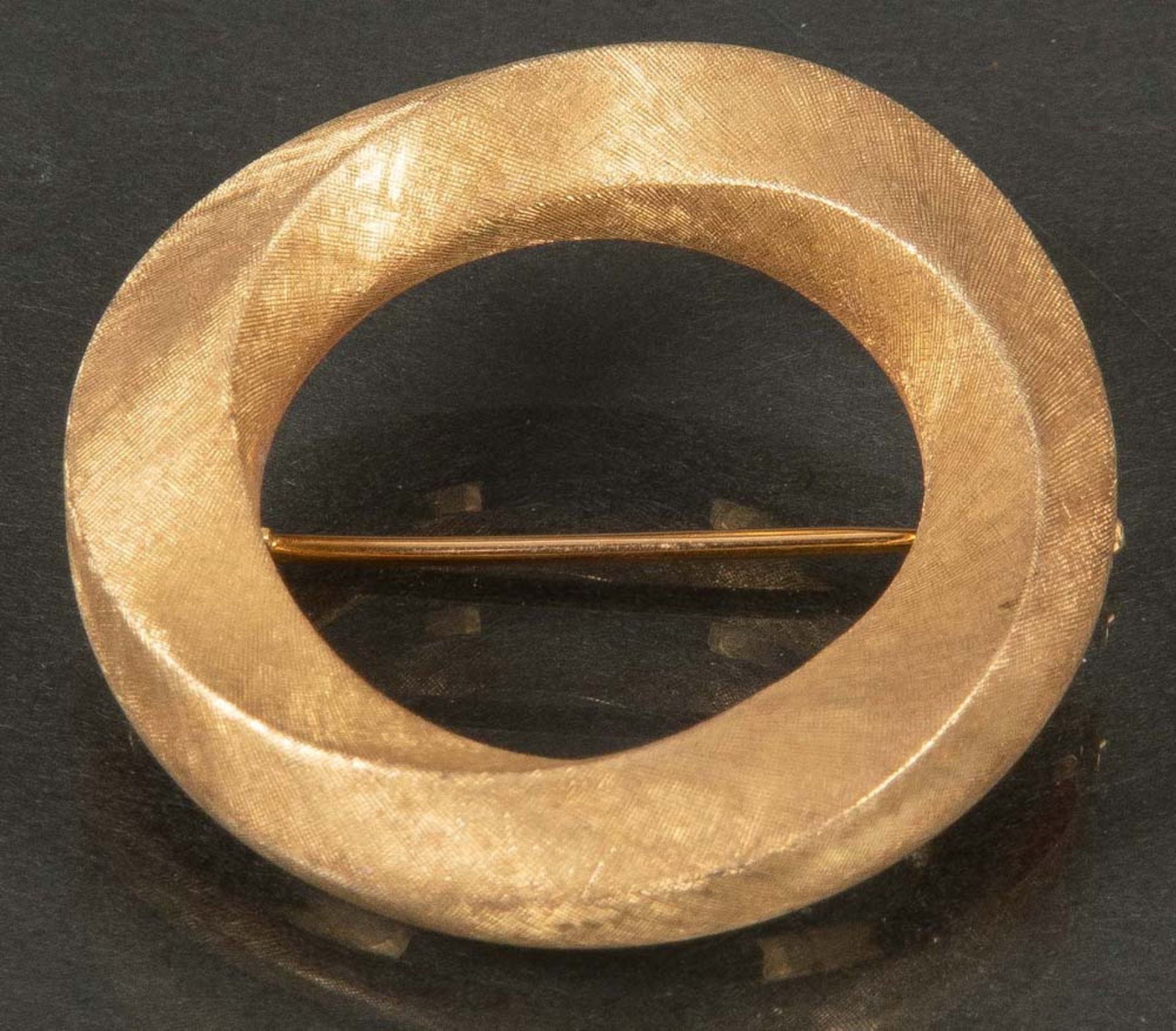 Brosche. 14 ct Gelbgold, ca. 12,4 g.