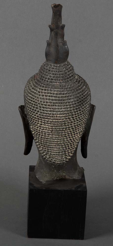 Buddha-Kopf. Thailand, Ayutthaya 17. Jh. Bronze, H=27,5 cm. (best.) - Image 2 of 2