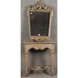Konsole und Spiegel. Frankreich um 1800. Massivholz, geschnitzt, auf Kreidegrund bemalt, gold