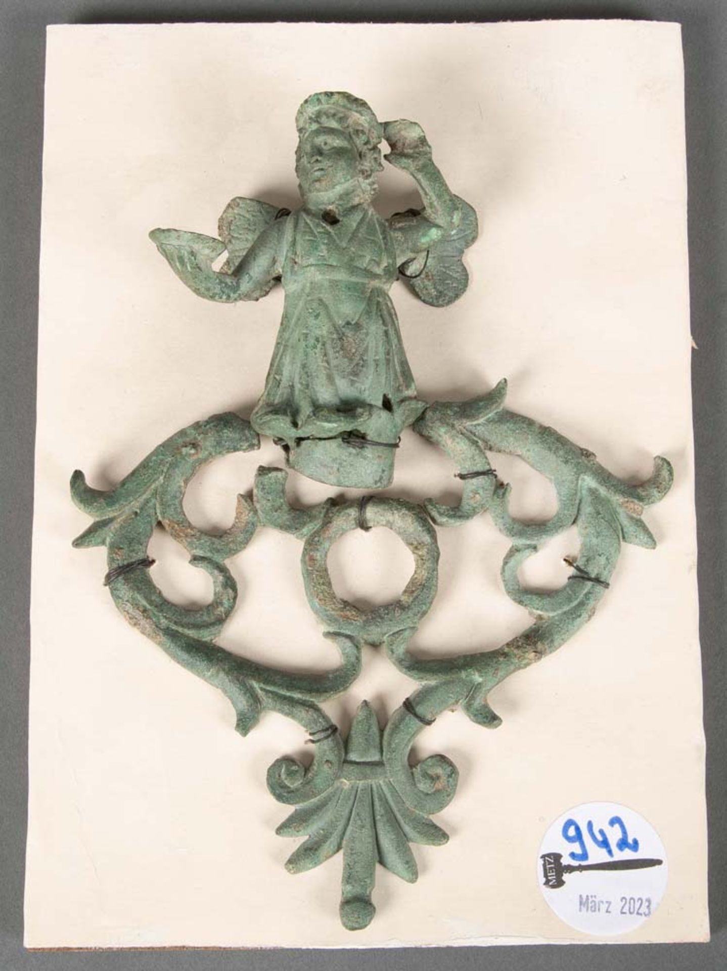 Figuraler Griff. Griechisch 5. Jh. v. Chr. Bronze. Provenienz: Ersteigert 1982 bei Neumeister,