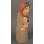 Skulptur. Wohl Polen 20. Jh. Mutter und Kind. Holz, geschnitzt, farbig gefasst, am Boden bezeichnet,