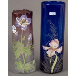 Zwei Jugendstil-Vasen. Böhmen um 1900. Glas, mit Floraldekor emailliert, ohne Marke, H=25,5 bzw.