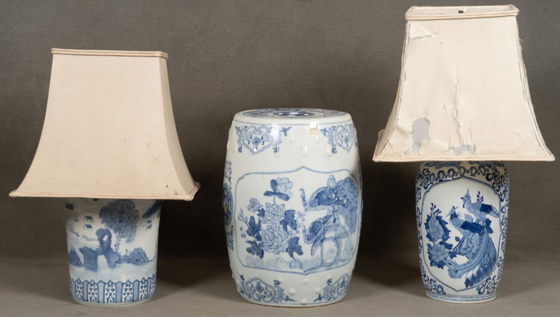 Vase, zwei Tischlampen und Duftvase. Asien. Porzellan bemalt, H=48 bis 75 cm. (Funktion