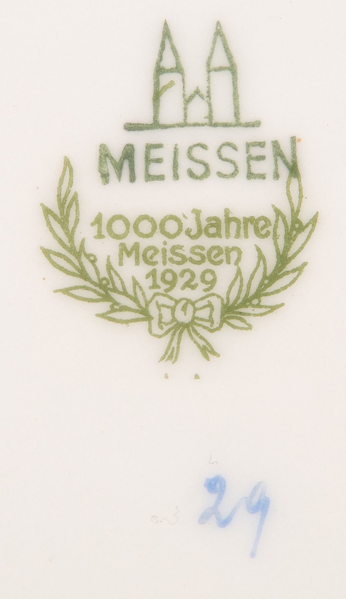 Runder Prunkteller. Stadt Meissen 20. Jh. Porzellan, reich reliefiert, gold gesäumt, Freiräume - Bild 2 aus 2