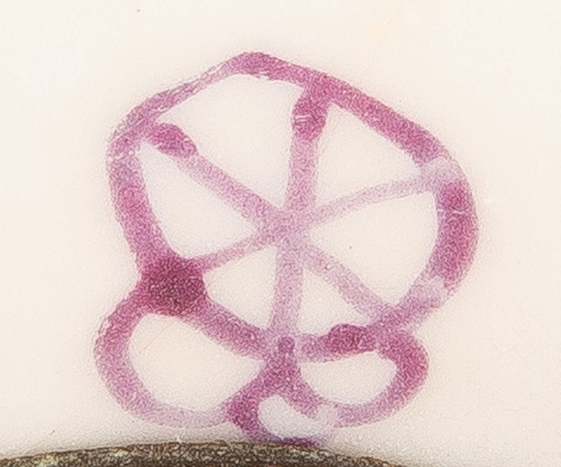 Kleiner Tafelaufsatz. Deutsch 19. Jh. Porzellan, bunt floral bemalt, am Boden purpurfarbene - Bild 2 aus 2