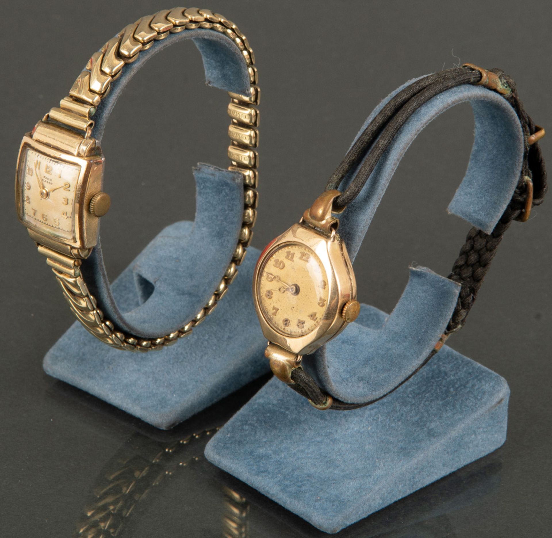 Zwei Damenarmbanduhren. Davon eine Marke Para, teilw. 14 ct Gold, ca. 20 g. (Funktion ungeprüft)