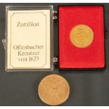 Zwei Münzen. 18 ct Gold, ca. 22 g.