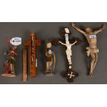 Ein Reliquienkreuz, zwei Kruzifixe und zwei Heiligenfiguren. Süddeutsch 18./19. Jh. Holz,