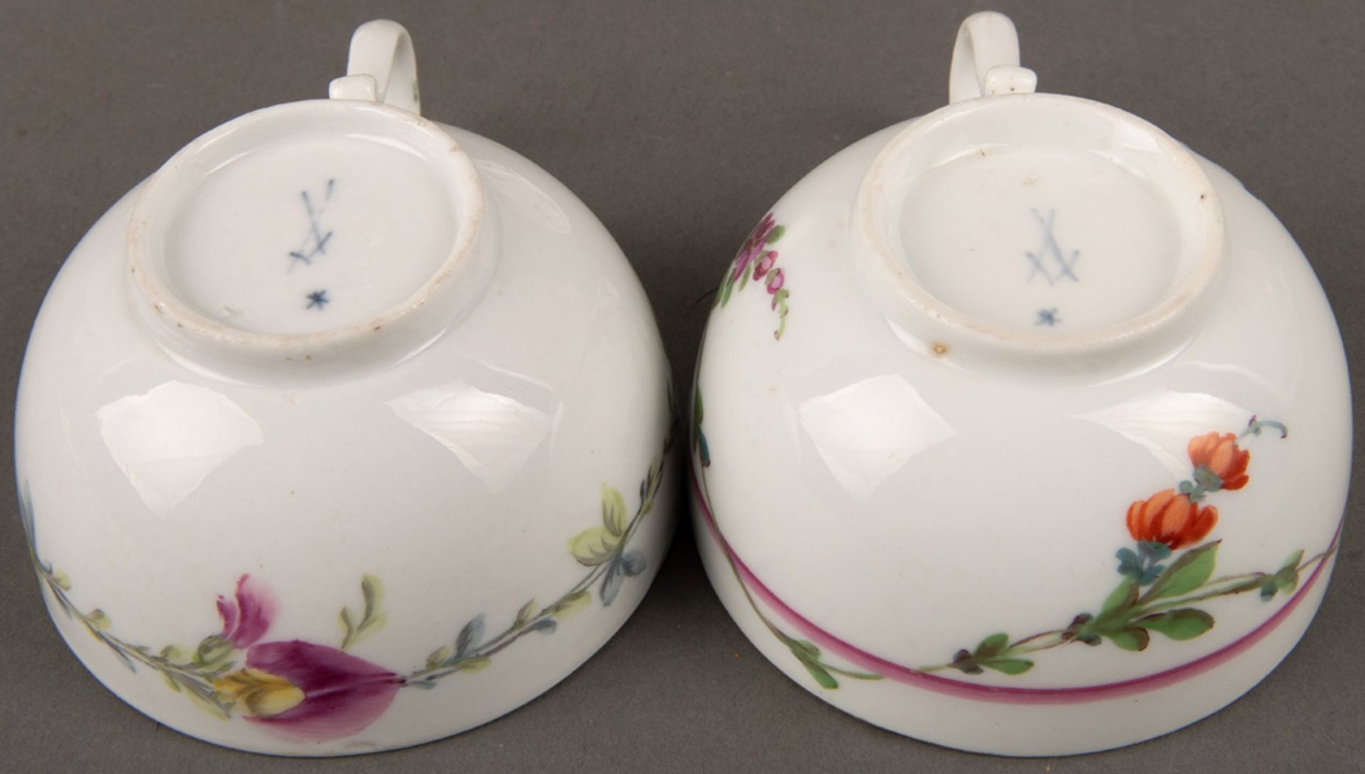 Zwei Tassen mit Unterschalen. Meissen-Marcolini 1774-1814. Porzellan, bunt bemalt mit Floraldekor, - Image 2 of 2