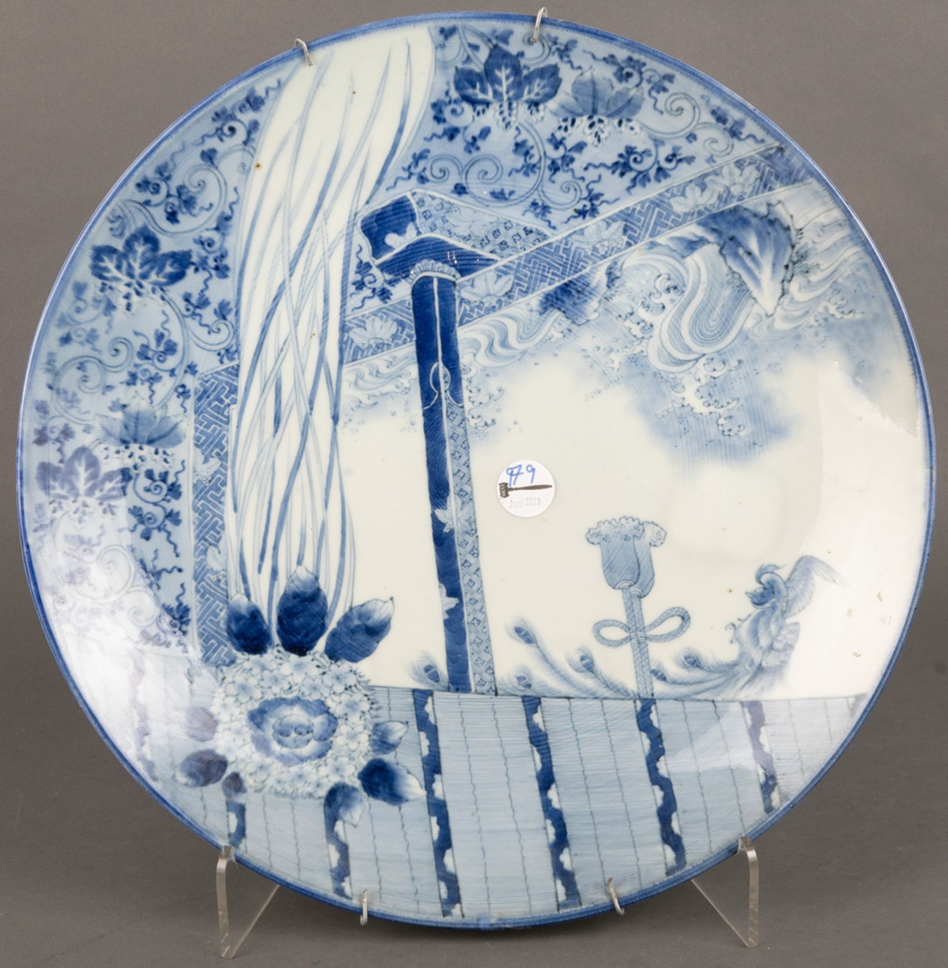 Große runde Wandplatte. Asien. Porzellan, unterglasurblau bemalt, D=47 cm. **