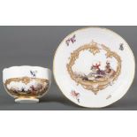 Tasse mit Unterschale „Ozierrelief“ Meissen 1745 Beide Teile mit breitem Korbflechtrelief und