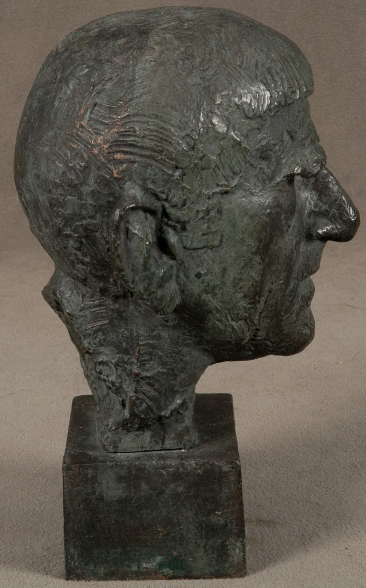 Wieland Förster (*1930). Porträtkopf des Dichters Jan Skácel (1922-1989). Bronze, auf - Image 2 of 5