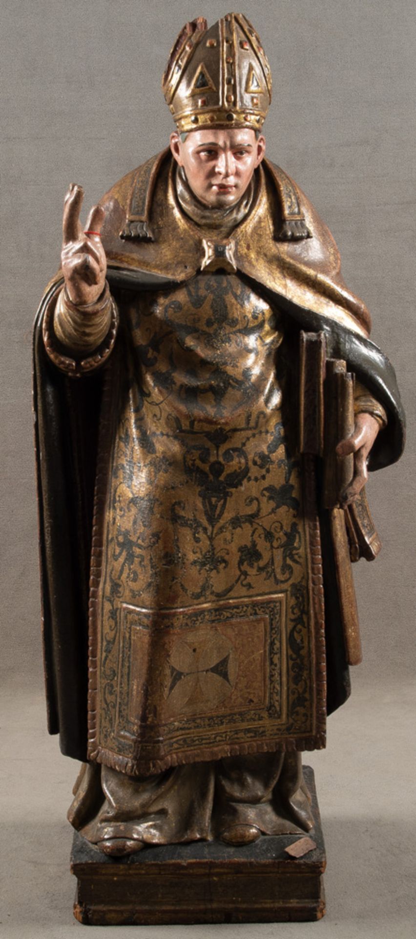 Bischofsfigur. Italien 16./17. Jh. Massivholz, geschnitzt, auf Kreidegrund fein bunt gefasst und