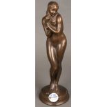 Deutscher Bildhauer um 1900. Weiblicher Akt mit verschränkten Armen stehend. Bronze, H=33 cm.