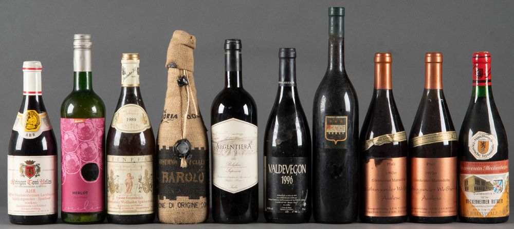 Eine ca. 2.200 Flaschen umfassende, bedeutende, alte Sammlung erlesener Weine, meist Rotweine, - Image 101 of 260