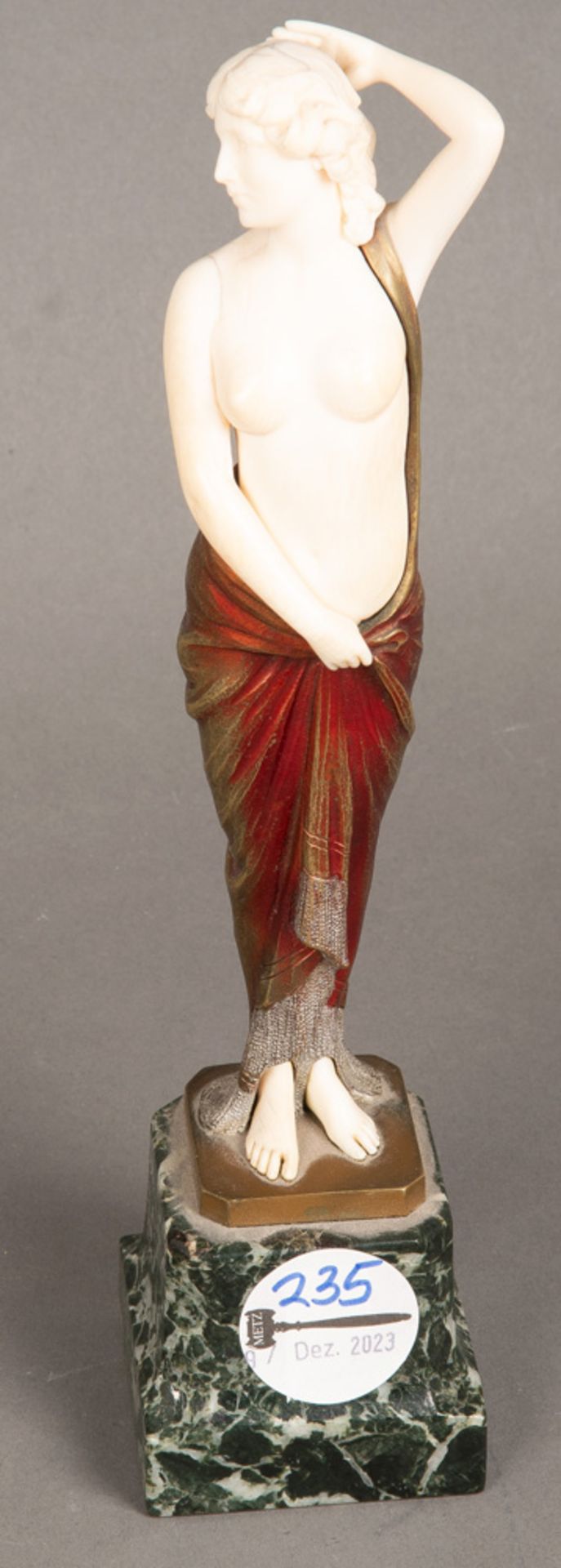 Franz Peleska-Lunard (1873-1911). Stehender weiblicher Akt, in Tuch gewandet. Horn, geschnitzt /