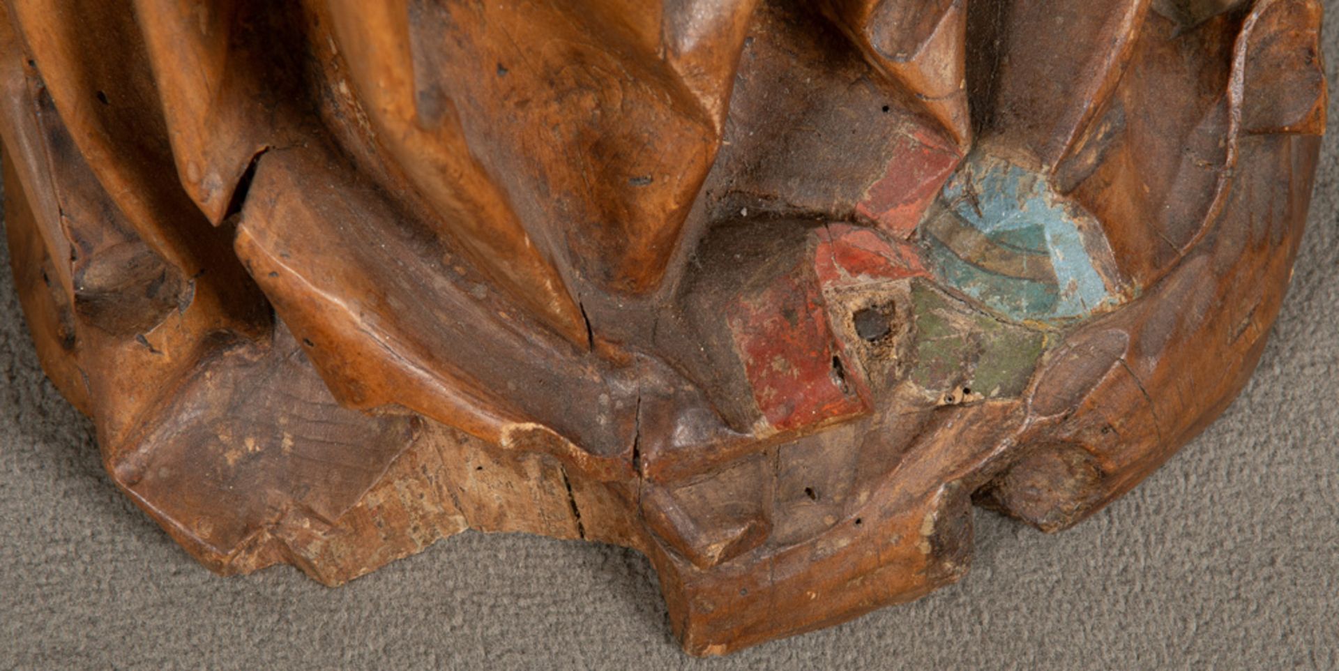 Hl. Barbara. Süddeutsch 16. Jh. Massivholz, feinstens geschnitzt, verso ausgehöhlt, H=105 cm. ( - Image 3 of 6