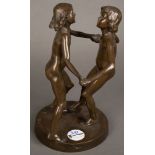 Felix Georg Pfeifer (1872-1945). Zwei Kinder, einen Reigen tanzend. Bronze, auf dem Sockel sign.,