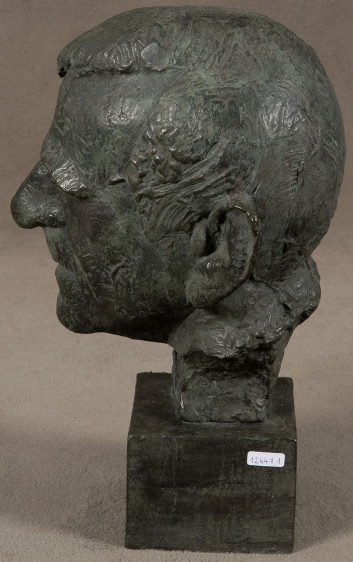 Wieland Förster (*1930). Porträtkopf des Dichters Jan Skácel (1922-1989). Bronze, auf - Image 4 of 5