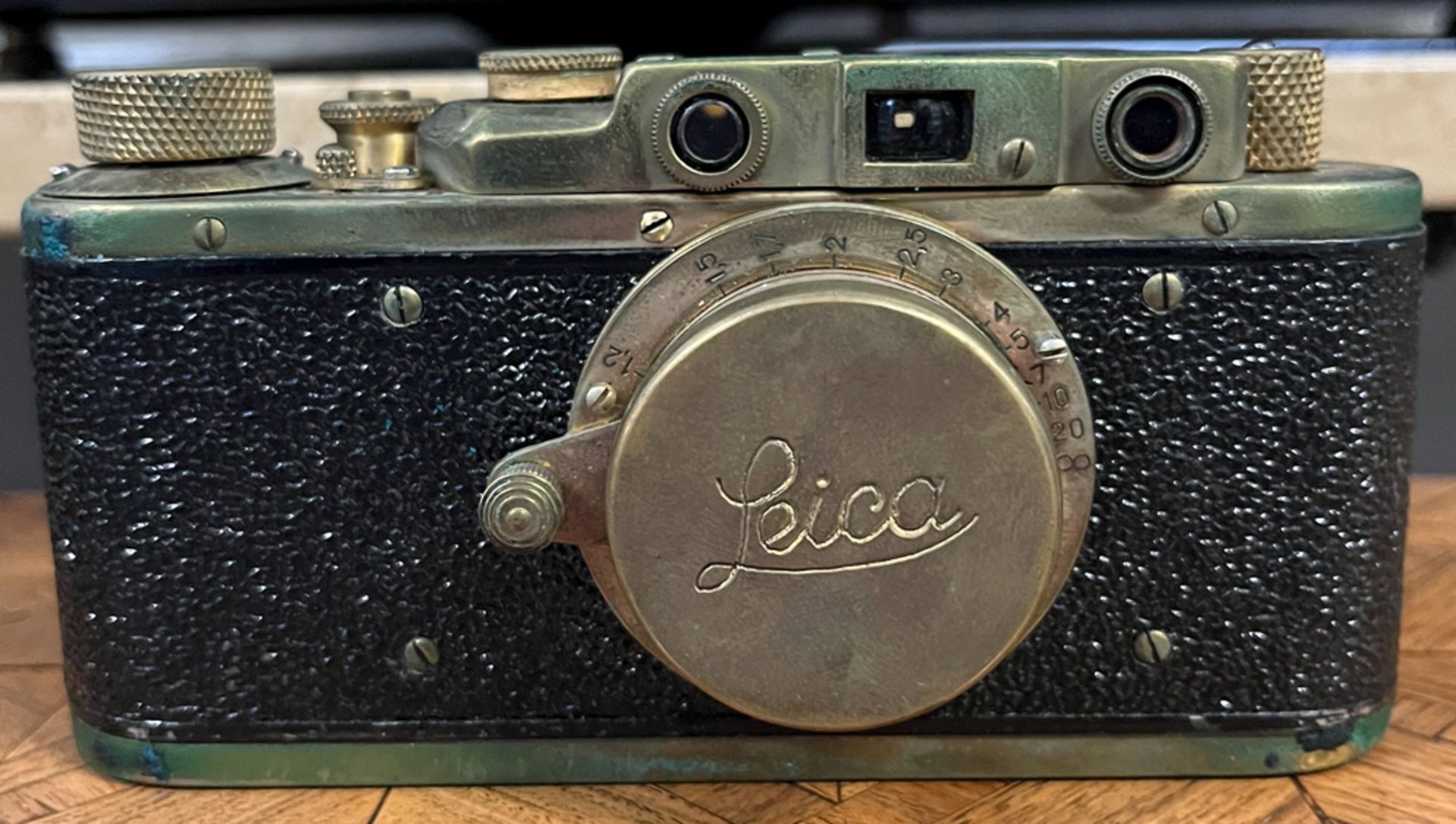 Kamera in Lederetui, Marke „Leica“, Ernst Leitz Wetzlar D.R.P., Modellnummer „255810“. (Funktion - Image 3 of 7