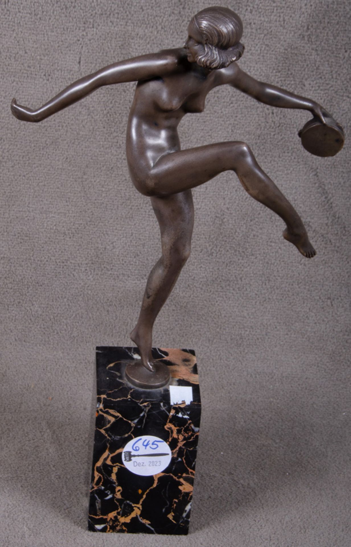 Pierre Le Faguays (1892-1962). Tänzerin mit Tambourin. Bronze, verso auf der Plinthe sign. „P.