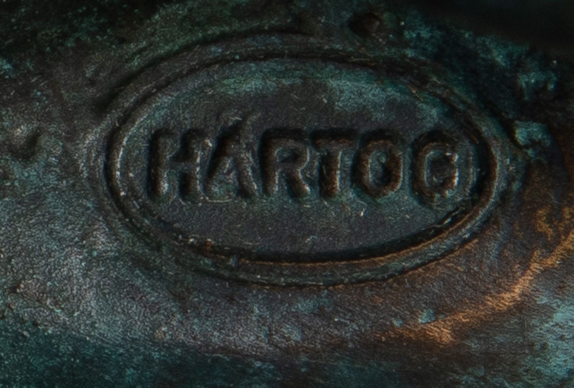 Evert den Hartog (geb. 1949). „Happy Bull“. Bronze, am Fuß sign./num. 51/99, montiert auf - Image 2 of 2