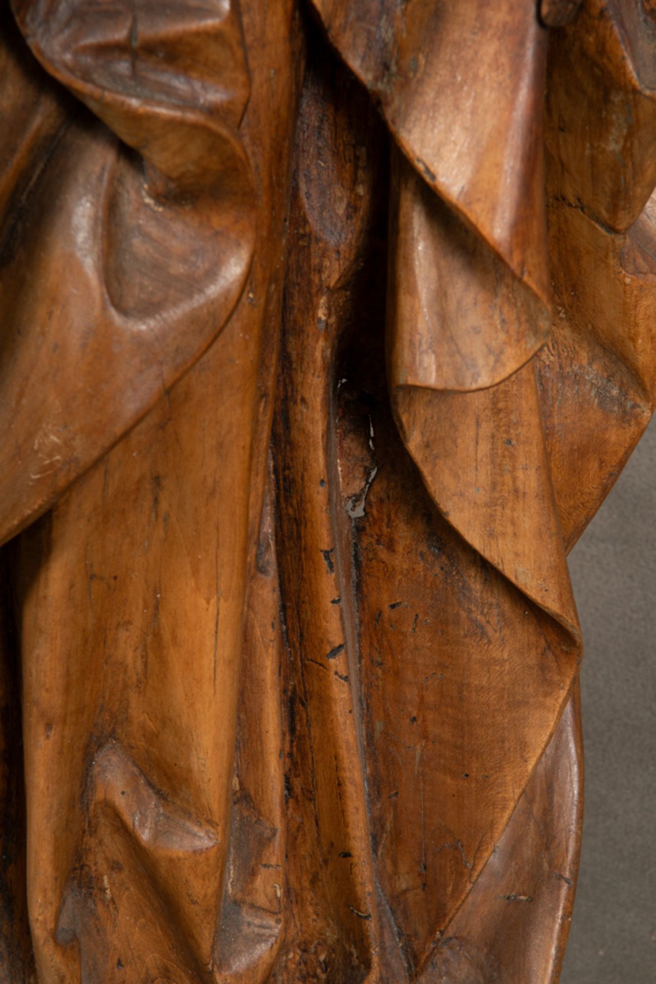 Hl. Barbara. Süddeutsch 16. Jh. Massivholz, feinstens geschnitzt, verso ausgehöhlt, H=105 cm. ( - Image 6 of 6