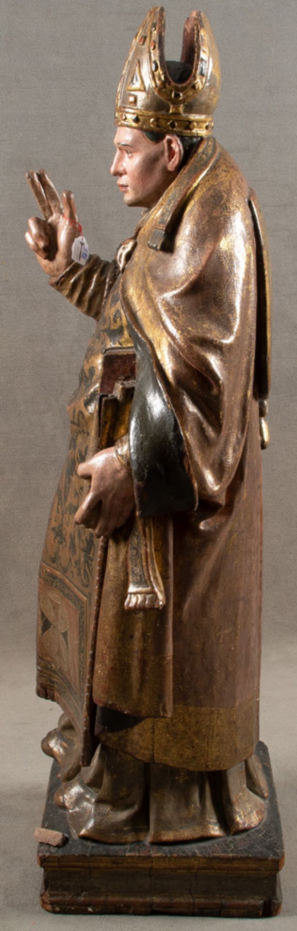 Bischofsfigur. Italien 16./17. Jh. Massivholz, geschnitzt, auf Kreidegrund fein bunt gefasst und - Image 11 of 11