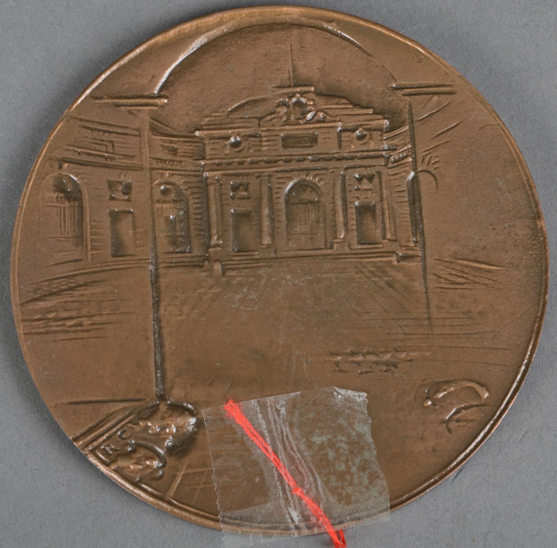 Wohl Raymond Corbin (1907-2002). Bronze-Medaille, re./u./sign., reliefiert und ziseliert mit den - Bild 2 aus 3