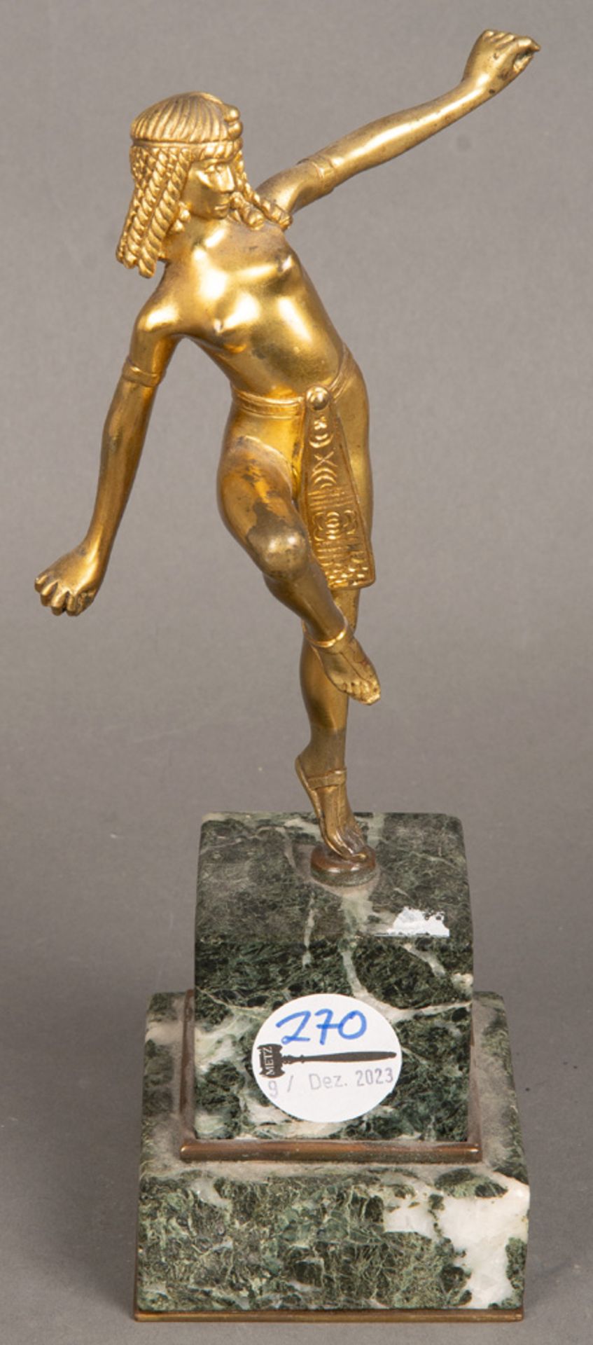 Französischer Bildhauer des 19./20. Jhs. Ägyptische Tänzerin. Spritzguss, vergoldet, montiert auf