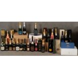 Ein ca. 66 Flaschen umfassendes Konvolut Champagner, Prosecco und Schaumweine, u.a. Moët &