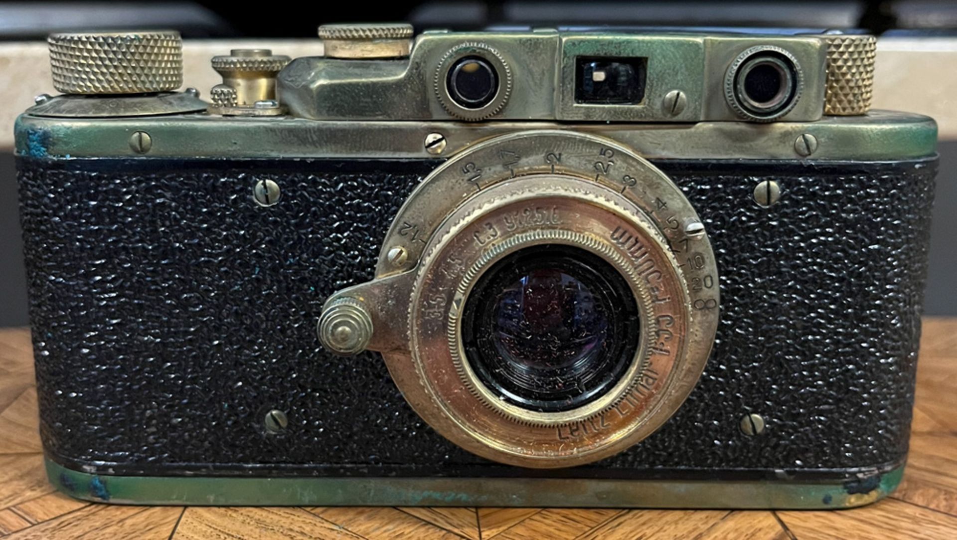 Kamera in Lederetui, Marke „Leica“, Ernst Leitz Wetzlar D.R.P., Modellnummer „255810“. (Funktion - Image 4 of 7