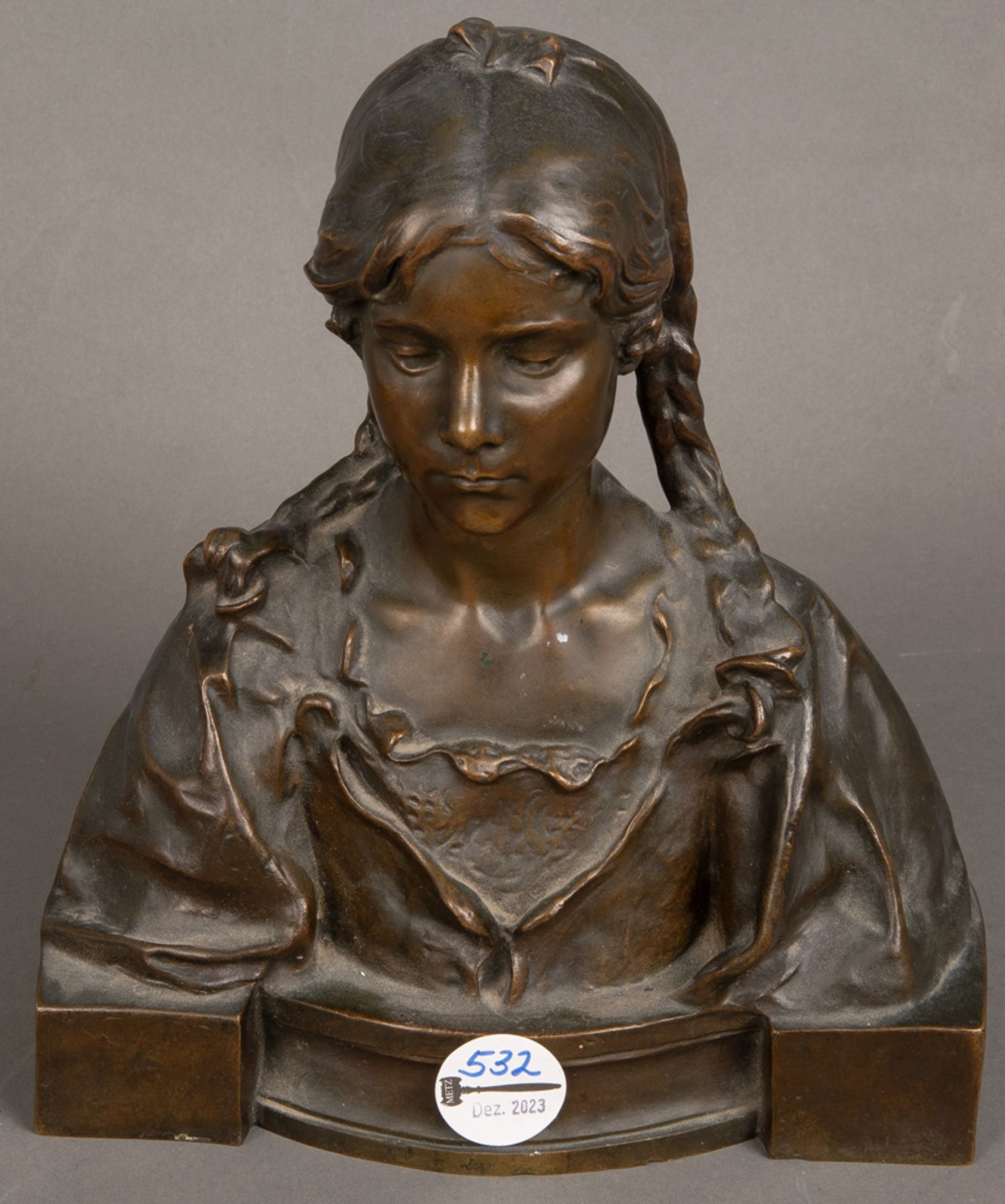 Antonio Teixeira Lopes (1866-1942). „Menina de tranças“. Bronze, verso und seitl. sign., H=26 cm,