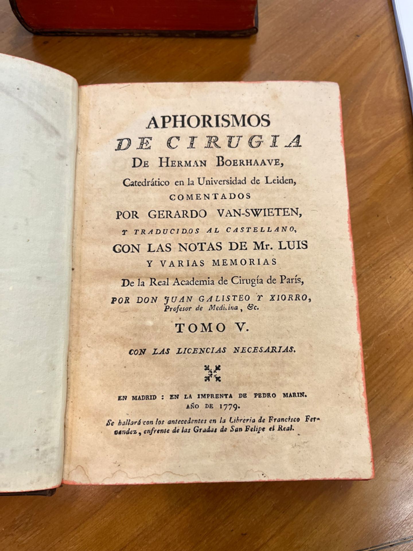 Herman Boerhaave, „Aphorismos de Cirugia“, in spanischer Sprache, sechs Bde., Madrid 1784. - Image 4 of 8