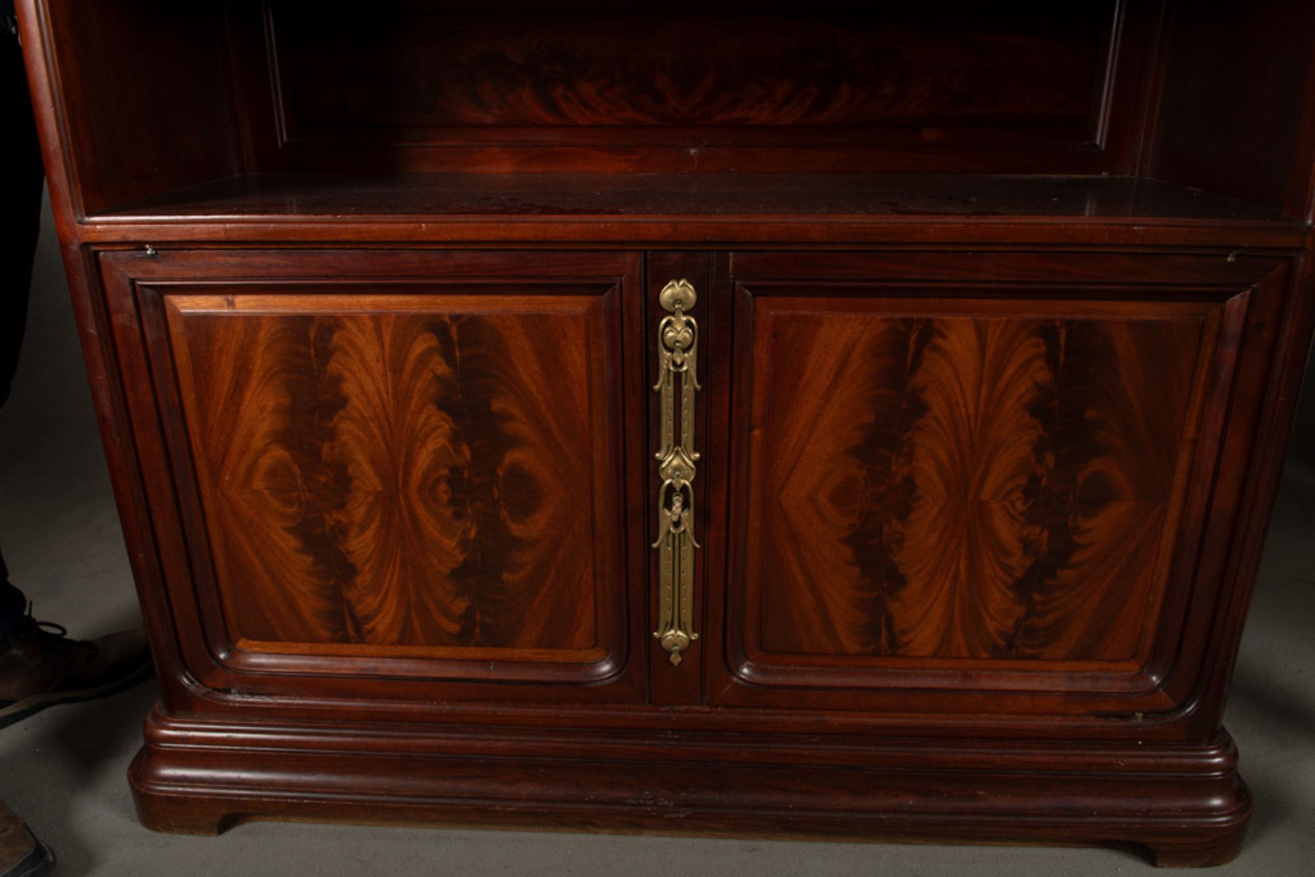 Jugendstil-Buffet. Frankreich, Jacques Gruber (1870-1936) attrib. Massiv Mahagoni, teilw. - Image 3 of 6