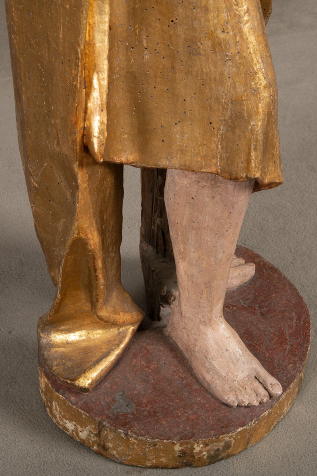 Johannes der Täufer. Süddeutsch 16. Jh. Massivholz, feinstens geschnitzt, auf Kreidegrund teilw. - Image 5 of 6