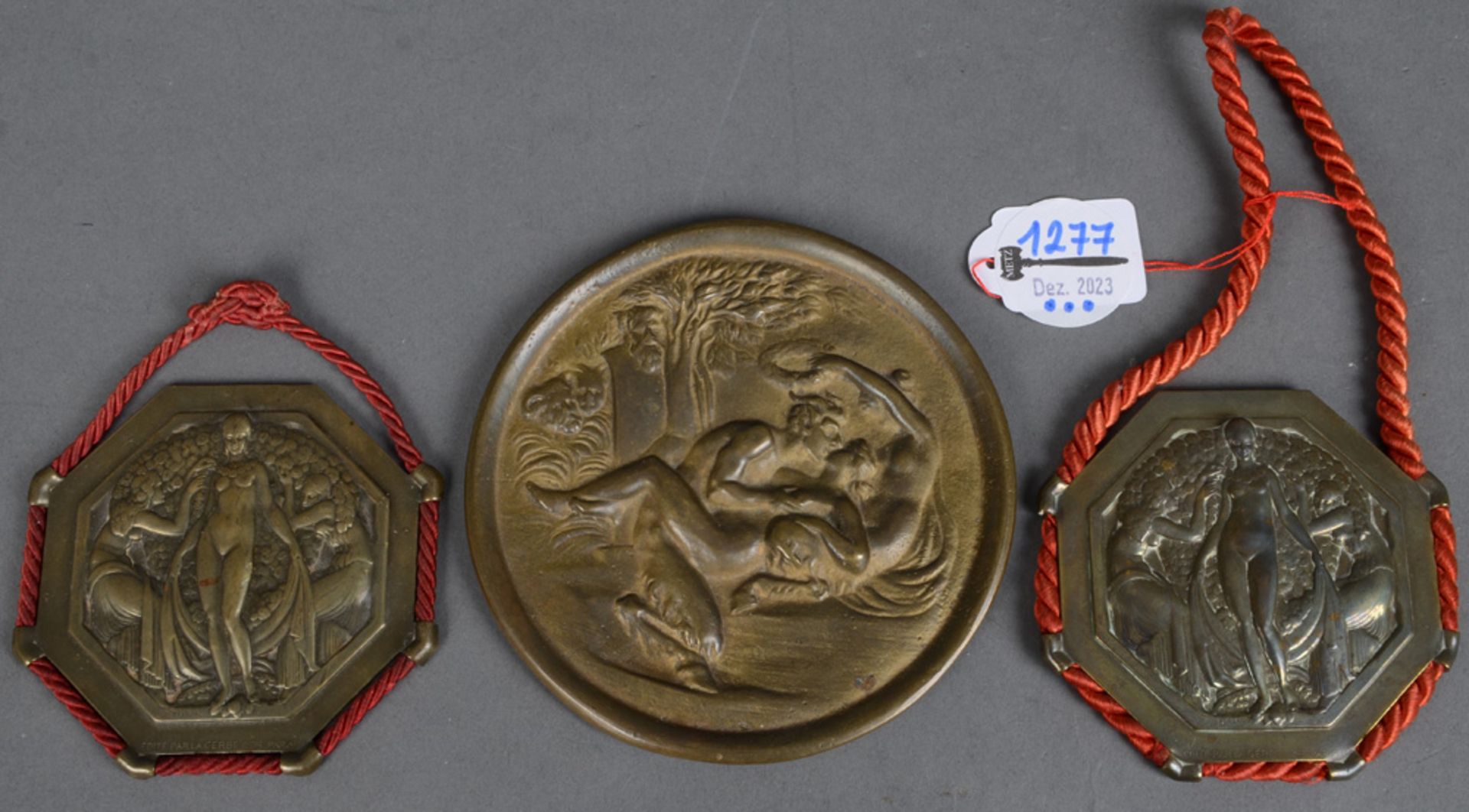 Pierre Turin (1891-1968). Zwei Bronzemedaillen „Edité par la Gerbe d'Or Paris“; dazu eine mit