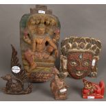 Konvolut Asiatika aus Bronze und Holz: Vier Figuren und eine Maske, H=6-32 cm. (min. best.)