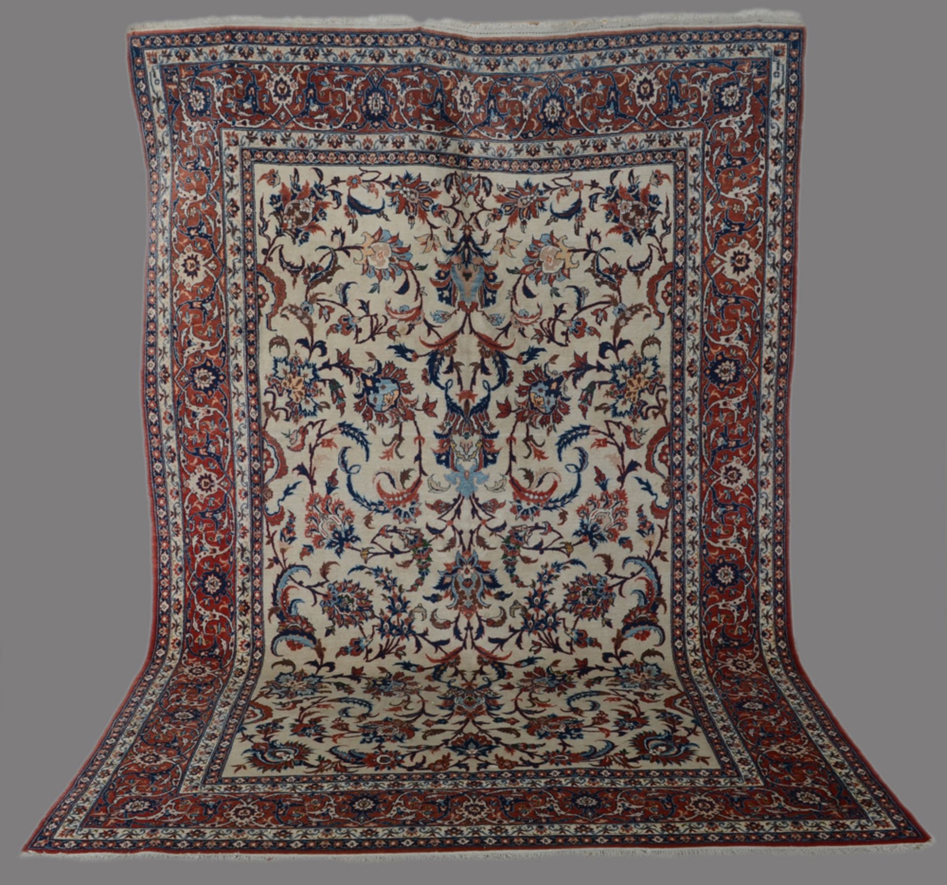 Isfahan-Teppich, 324 x 216 cm. **