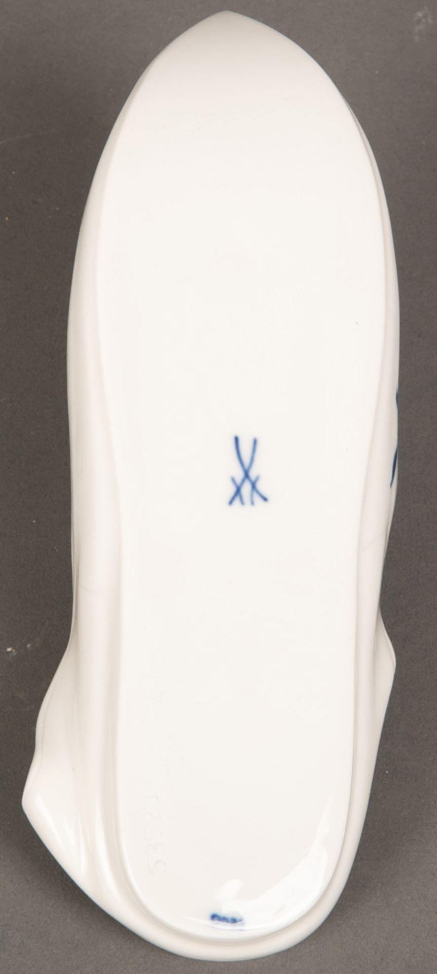 Pantoffel „Zwiebelmuster“. Meissen 20. Jh. Porzellan, unterglasurblau bemalt, am Boden - Image 2 of 2