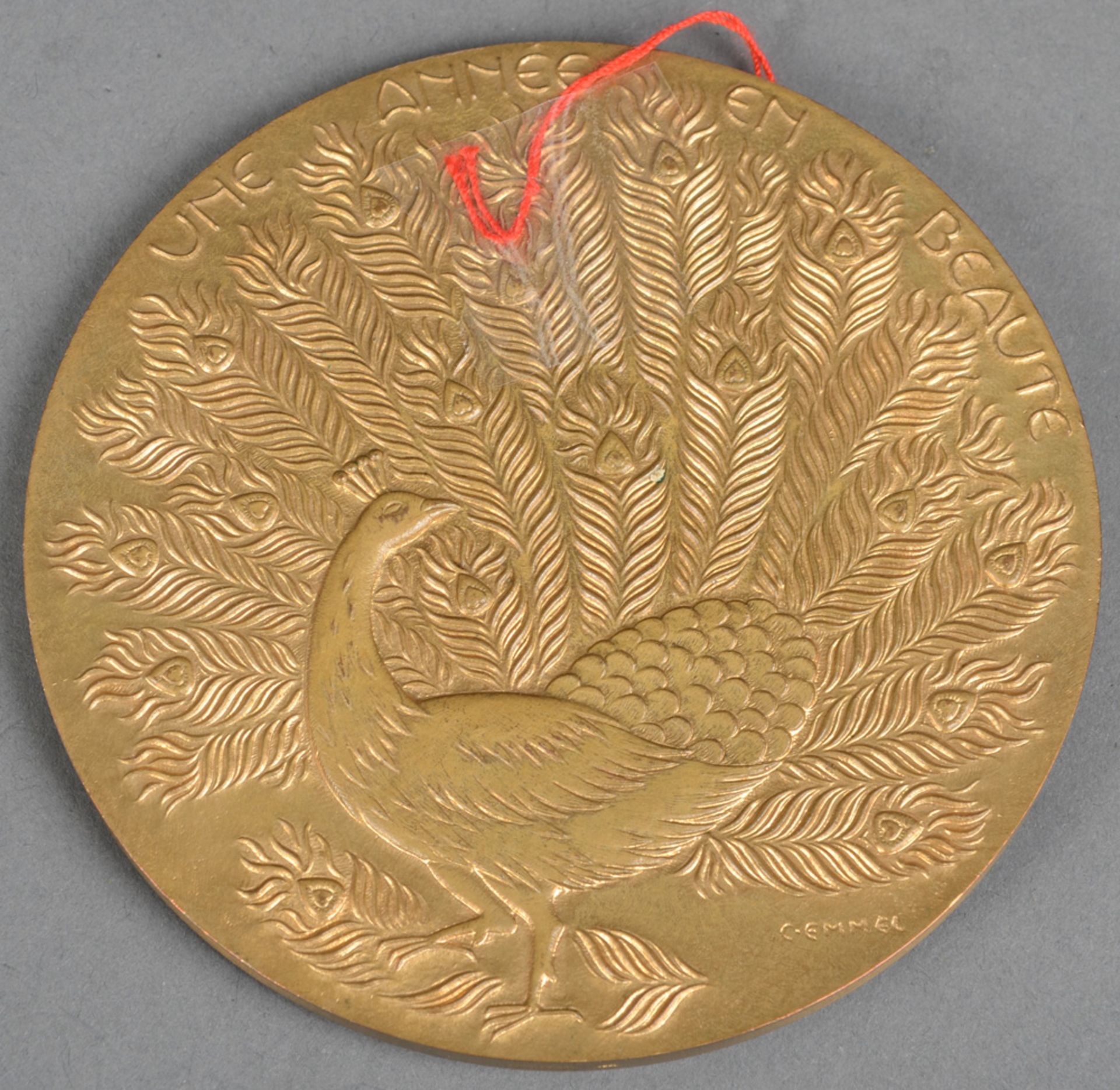 C. Emmel (Medailleur des 19./20. Jhs.). Bronzemedaille, feuervergoldet, verso sign.; fein reliefiert - Bild 2 aus 3
