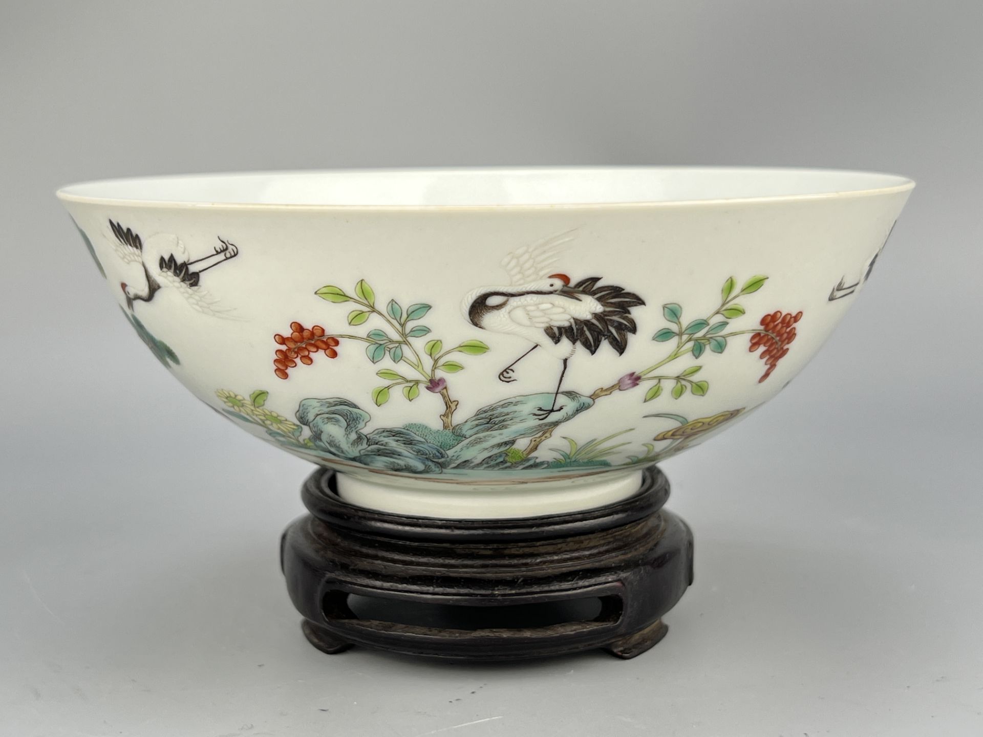 A Chinese fine Famille Rose bowl, Qing Dynastry Pr.  - Image 4 of 14