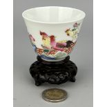 A Chinese Famille Rose cup, Qing Dynastry Pr. 