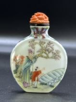 A Chinese snuff bottle, Qing Dynastry Pr.