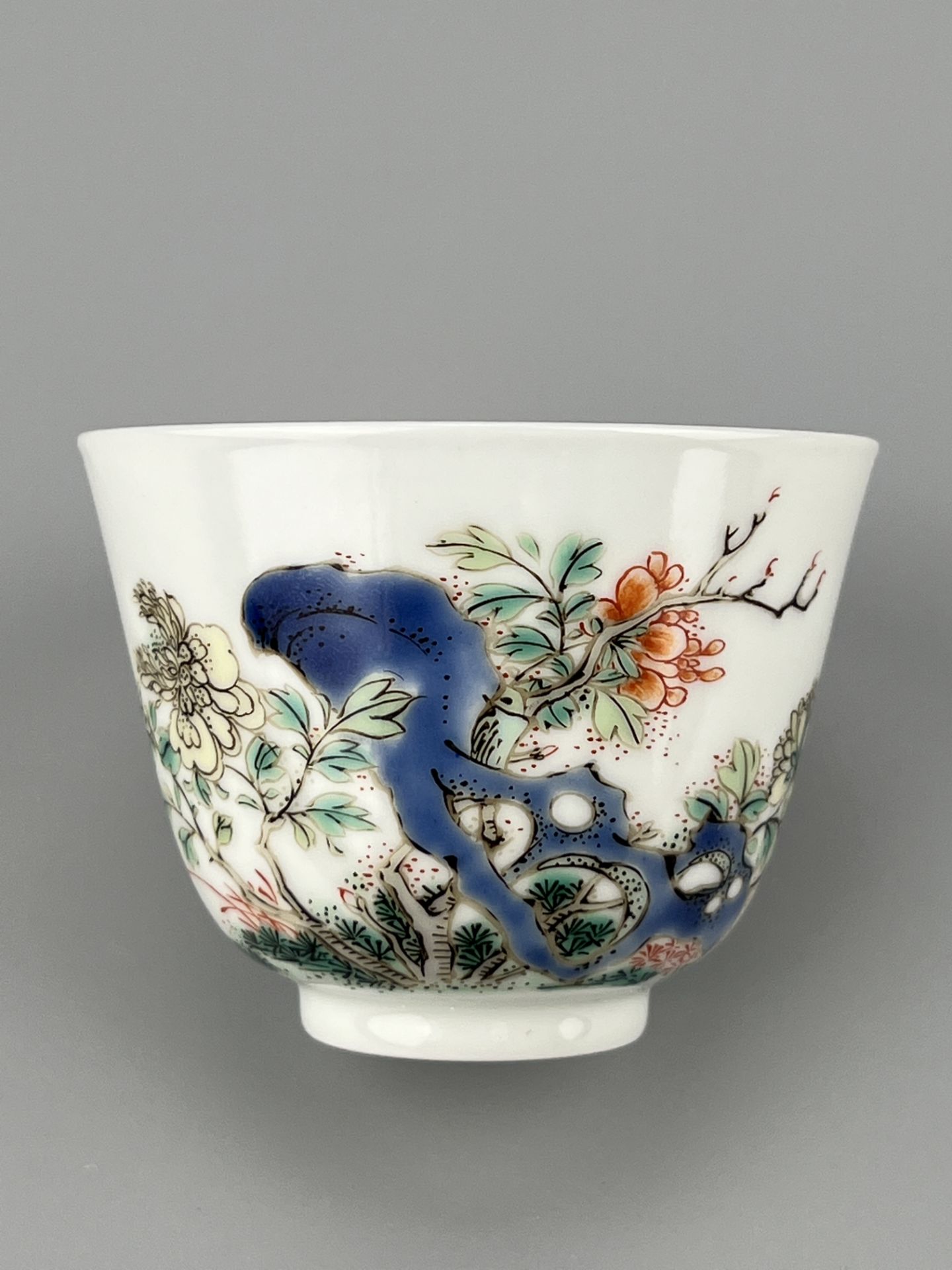 A Chinese Famille Rose cup, KangXi Pr.  - Image 5 of 7