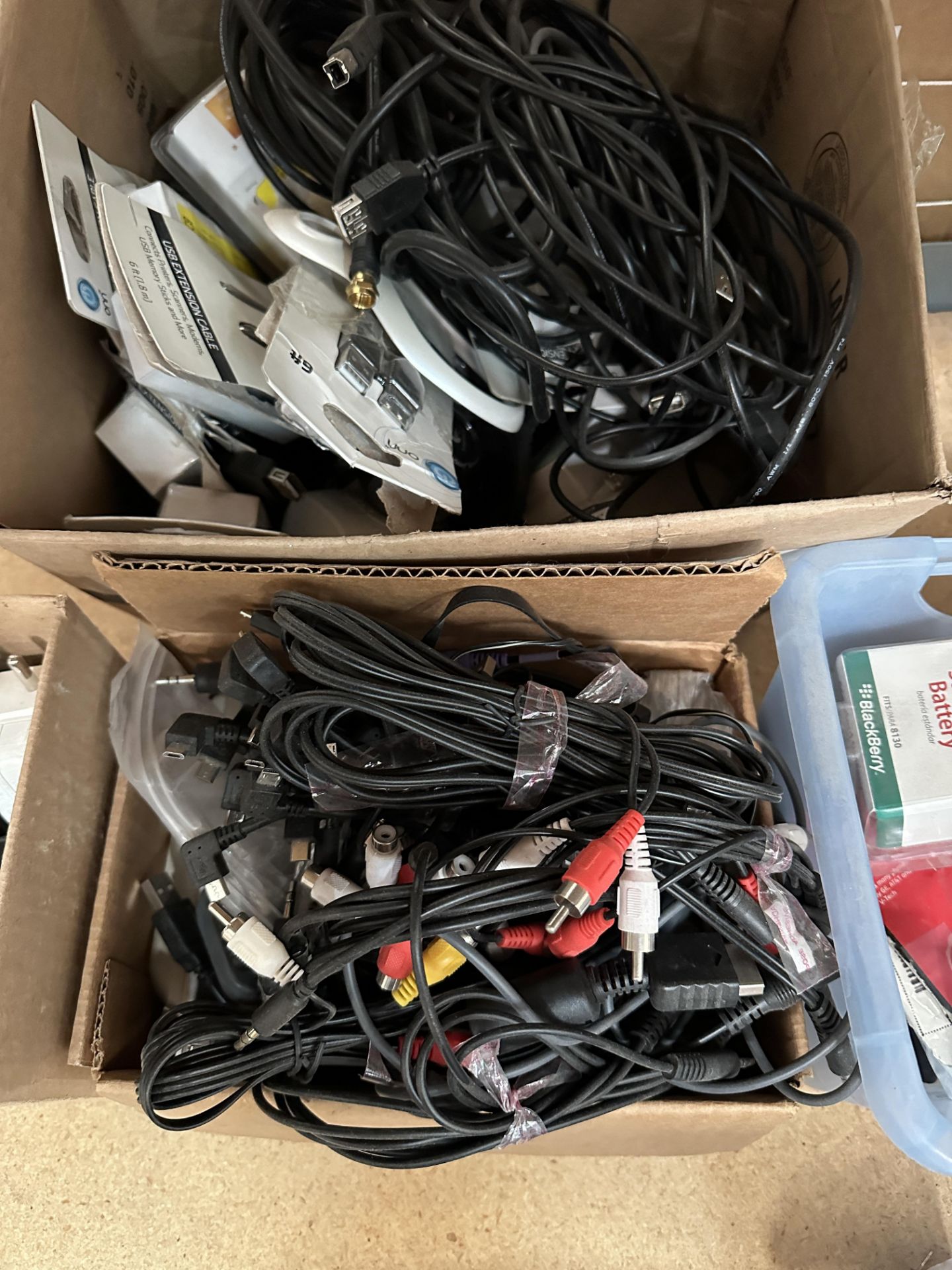 Mixed Cables, Internationa Chargers, Etc, ARA1 - Image 2 of 4